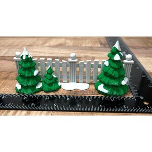 Dept 56 5207-8 Frosty Tree Lined Picket Fence